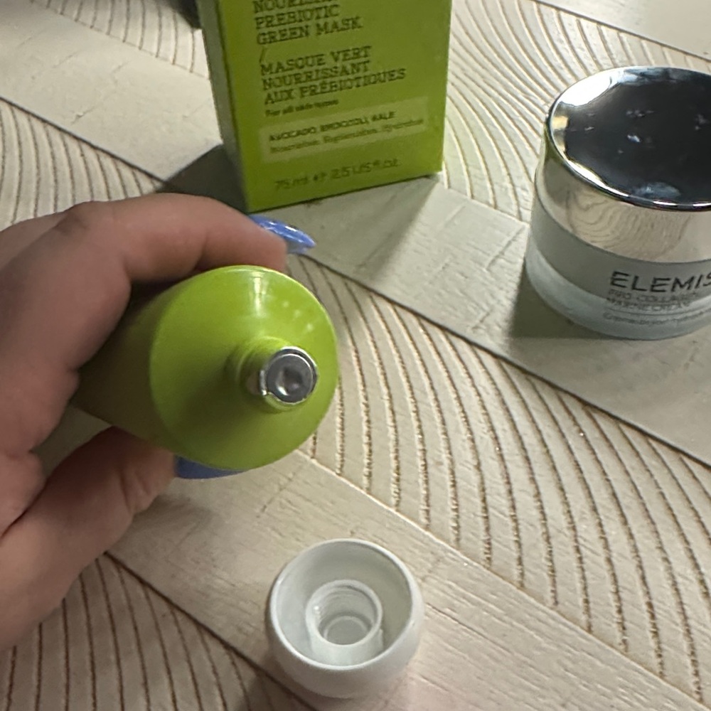 ELEMIS bundle - Picture 5 of 8